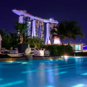 EXTERIOR EMPOTRADOS PISCINA SUELO